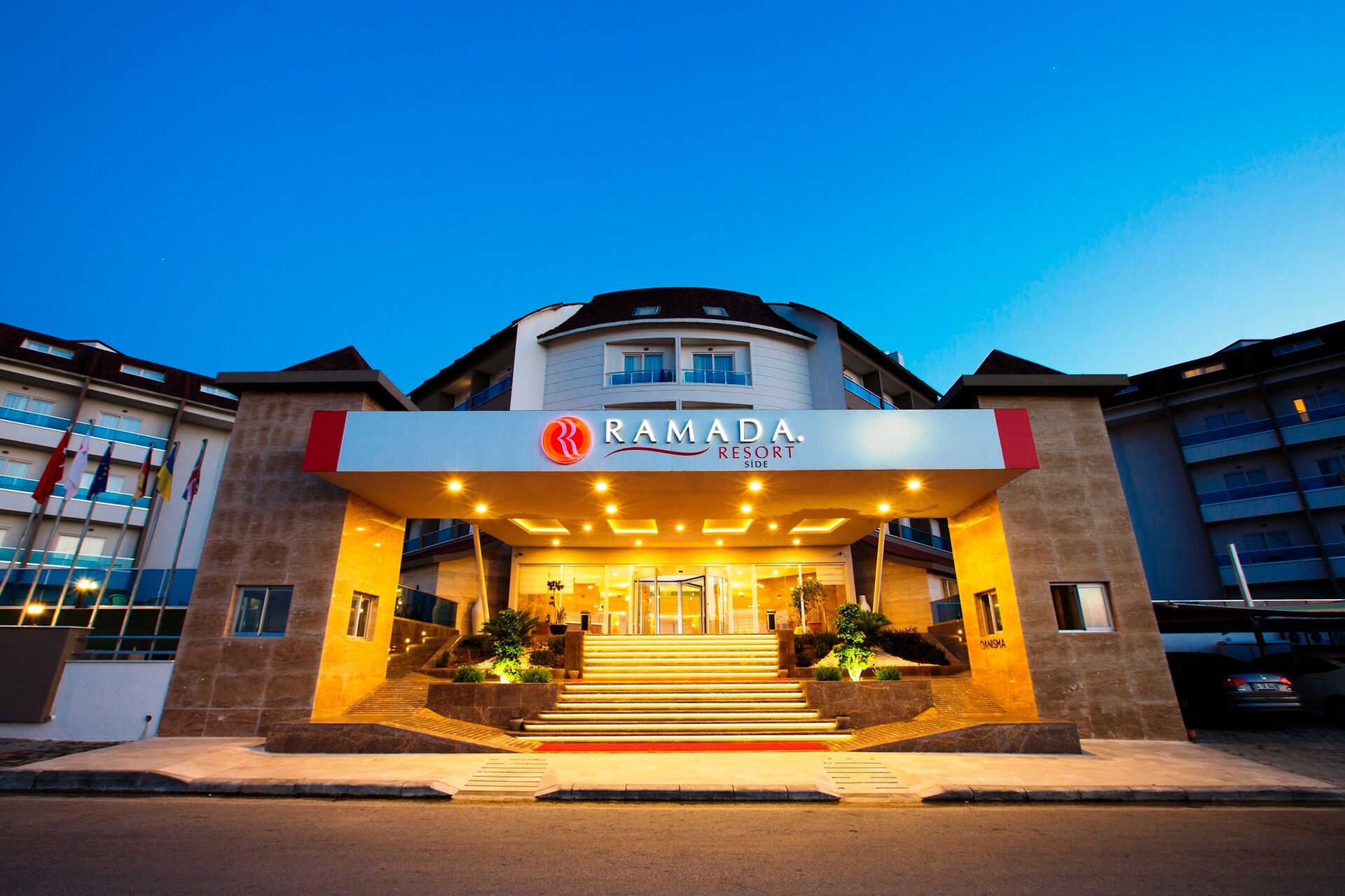 Ramada Resort Side